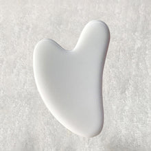 Load image into Gallery viewer, Heart Shape SPA Massage Beeswax  Scraper