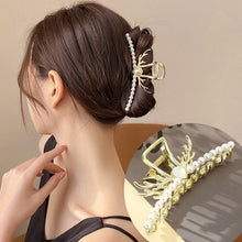 Load image into Gallery viewer, Hair Claw Crab Crystal Pearl Clip